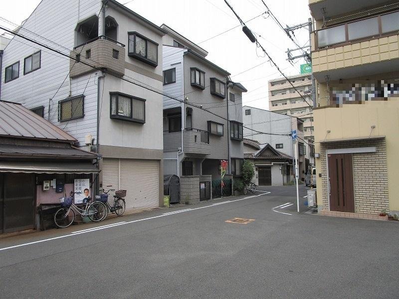 現地を含む前面道路