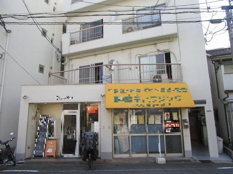 １階は店舗が２室あります。